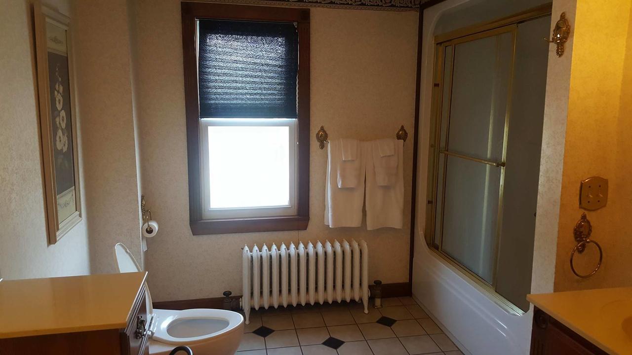The Bradford Inn Towanda Exterior photo